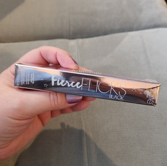 Ciate London Fierce Flicks Liquid Eyeliner Black - Picture 2 of 5